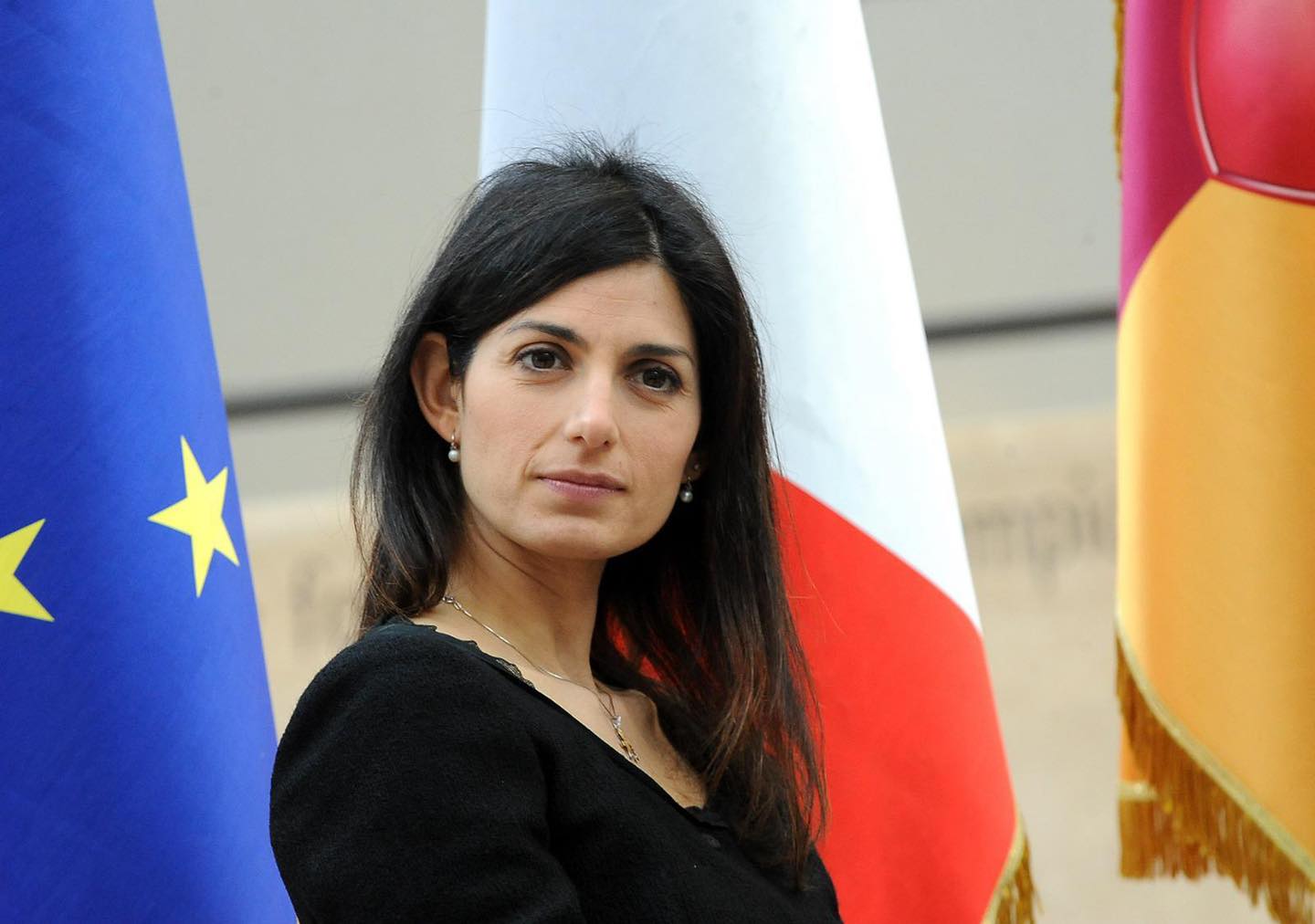 Raggi: “Torna alla luce un cippo dell’epoca di Claudio, rinvenuto a Piazza Augusto Imperatore. Un altro prezioso tesoro per Roma” Raggi: “Torna alla luce un cippo dell’epoca di Claudio, rinvenuto a Piazza Augusto Imperatore. Un altro prezioso tesoro per Roma”