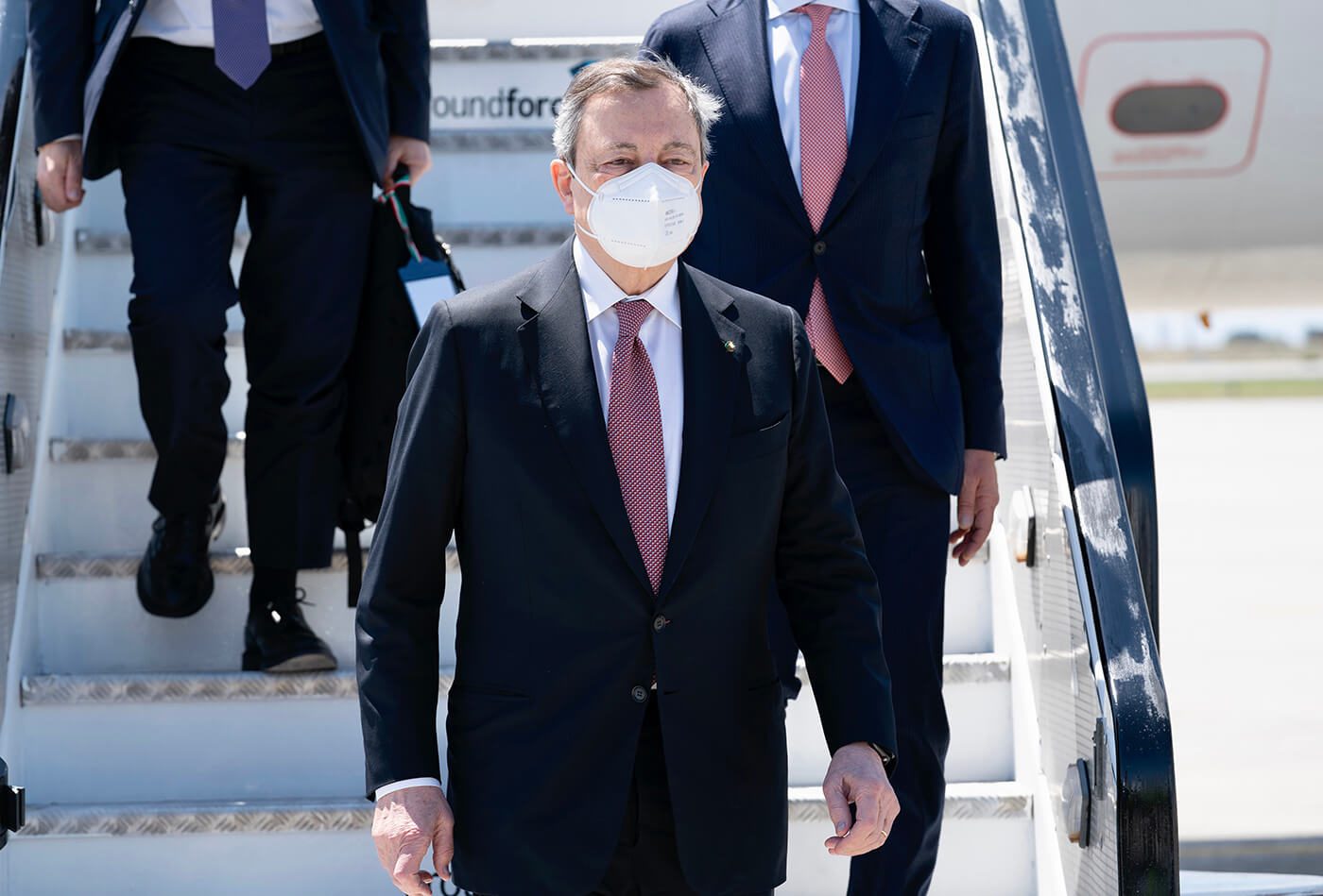 Draghi promuove lo spirito di Porto: “Ora accelerare sul pass Ue” Draghi promuove lo spirito di Porto: “Ora accelerare sul pass Ue”