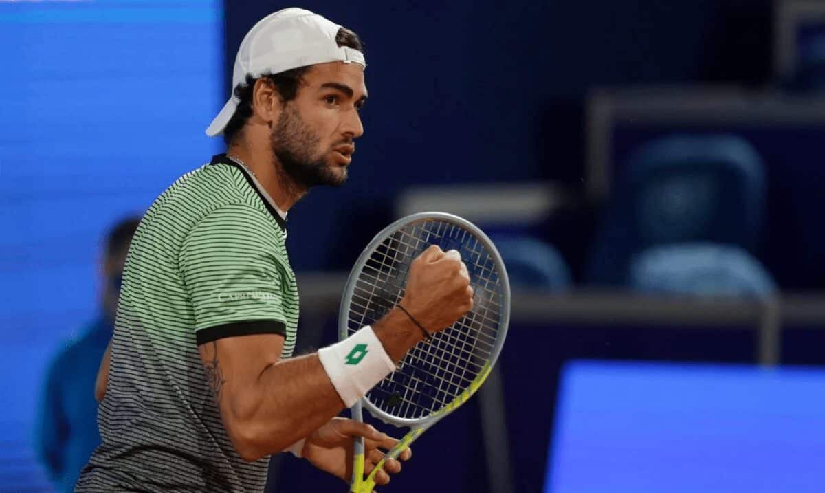 Berrettini è nella storia: il tennista romano è il primo italiano in finale a Wimbledon Berrettini è nella storia: il tennista romano è il primo italiano in finale a Wimbledon