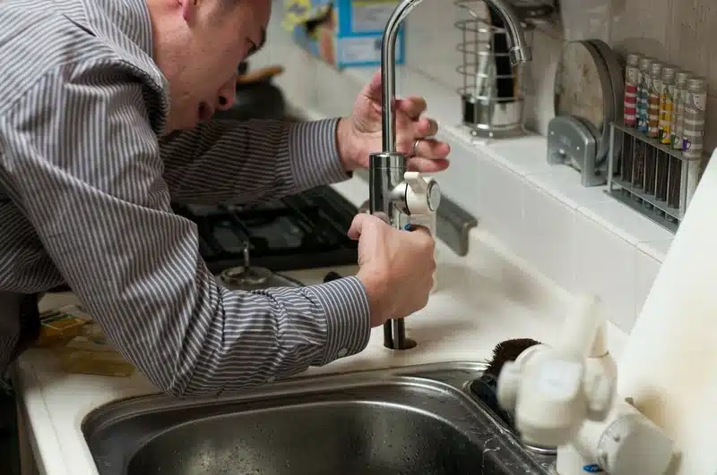 Serve un idraulico, un elettricista o un fabbro? Segui il decalogo anti-truffa Serve un idraulico, un elettricista o un fabbro? Segui il decalogo anti-truffa