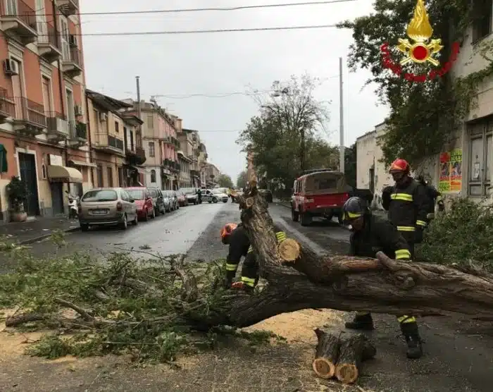Continua l’ondata di maltempo nel sud Italia, un morto in Sicilia Continua l’ondata di maltempo nel sud Italia, un morto in Sicilia