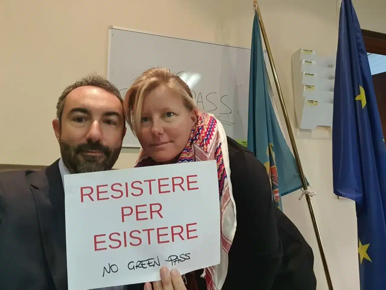 Barillari occupa gli uffici della Regione Lazio: “Non ho il Green Pass, resisto” Barillari occupa gli uffici della Regione Lazio: “Non ho il Green Pass, resisto”