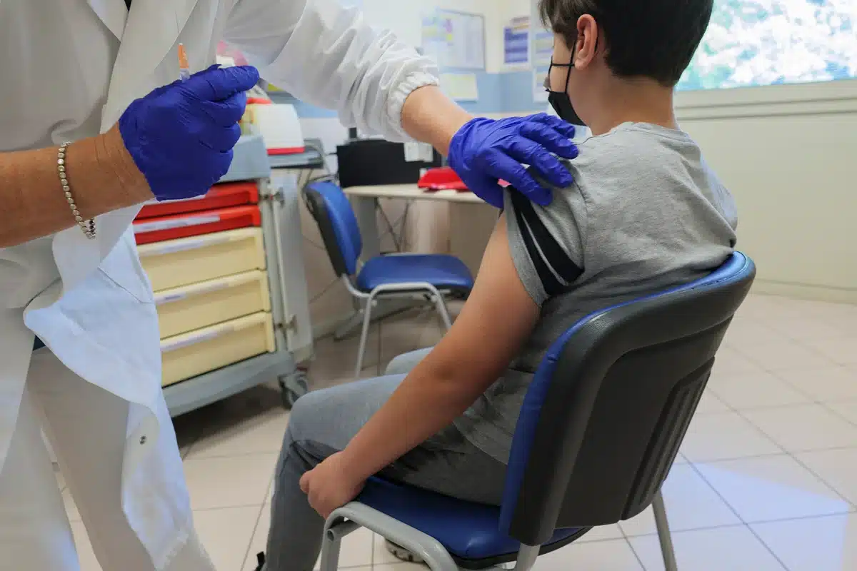 I pediatri: “Subito vaccino antinfluenzale ai bambini, il virus è alle porte” I pediatri: “Subito vaccino antinfluenzale ai bambini, il virus è alle porte”