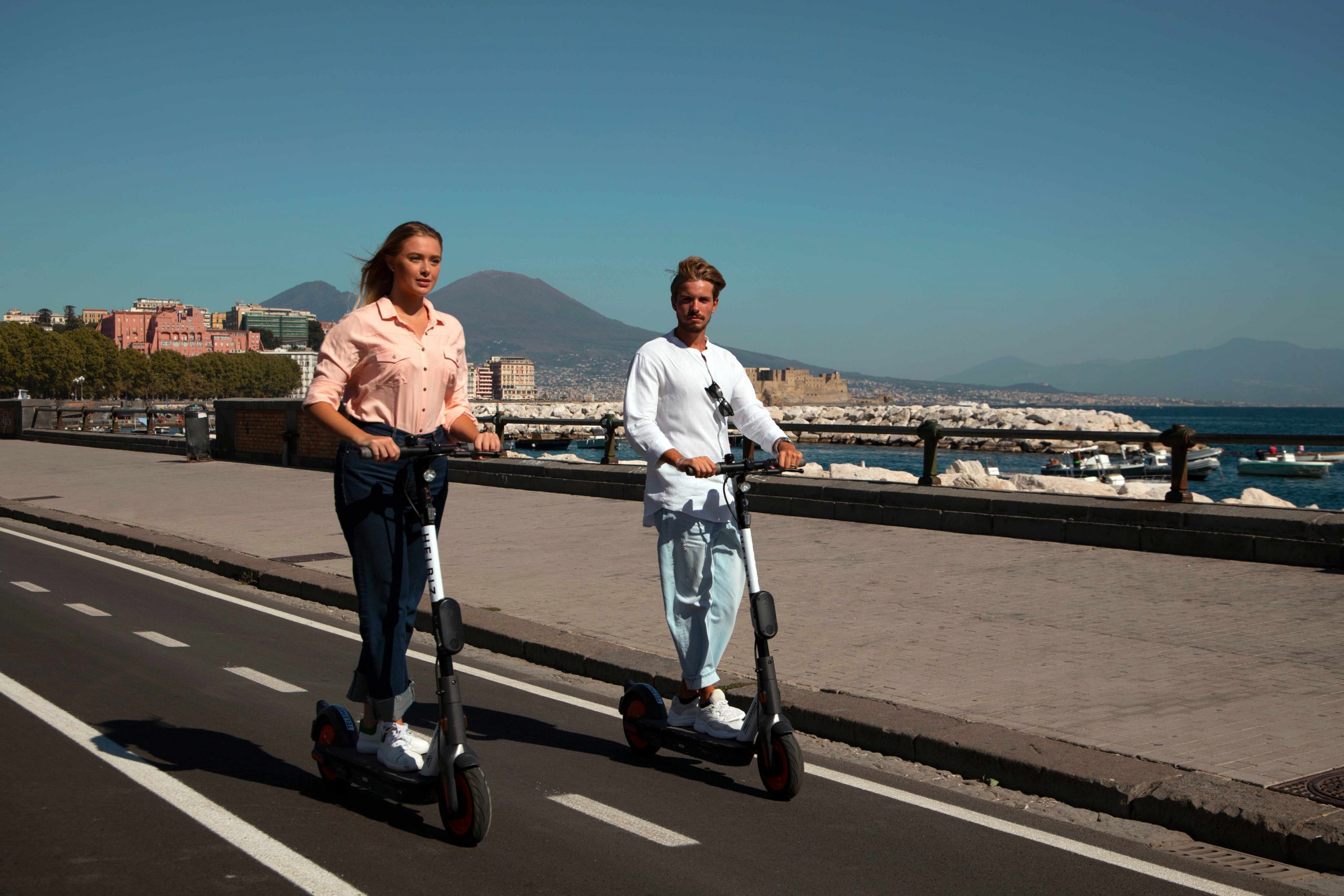 monopattini Helbiz per le strade di Napoli scaled