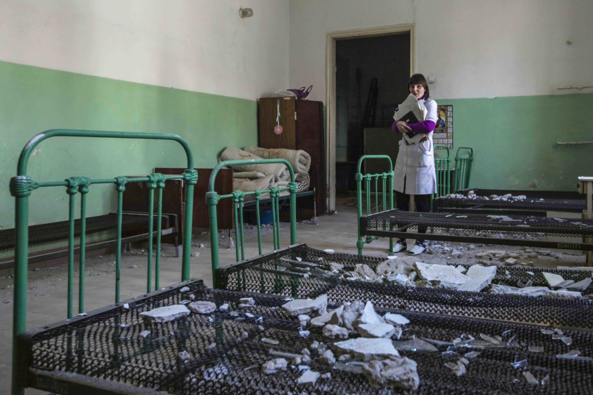 Ucraina, il governatore di Kharkiv: “Colpito l’ospedale, almeno 4 morti”. Dagli Usa arriva gas per l’Ue Ucraina, il governatore di Kharkiv: “Colpito l’ospedale, almeno 4 morti”. Dagli Usa arriva gas per l’Ue
