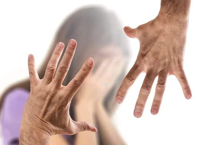I lividi del cuore: quando il maltrattamento psicologico nella famiglia diventa insostenibile I lividi del cuore: quando il maltrattamento psicologico nella famiglia diventa insostenibile