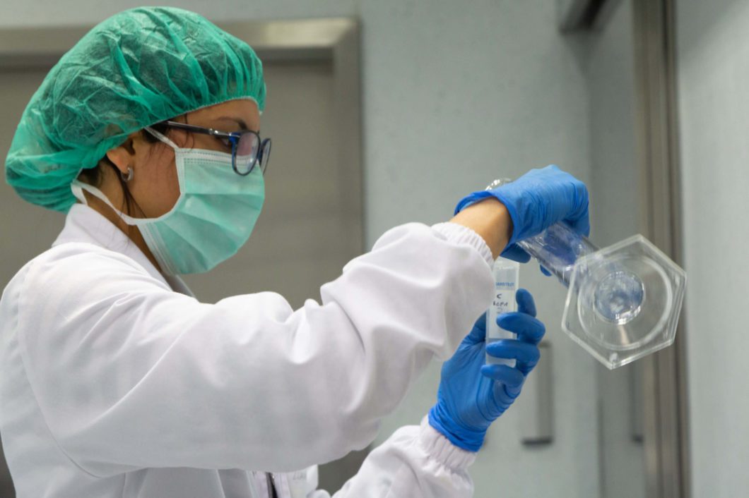 Crisanti: “Presto Omicron 5 in Italia. Nuove varianti più infettive per i vaccinati” Crisanti: “Presto Omicron 5 in Italia. Nuove varianti più infettive per i vaccinati”