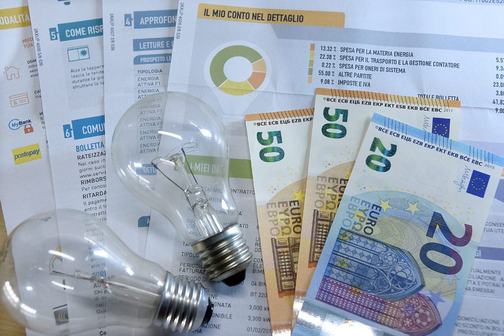 <strong>Roma, Meleo (M5s): “Aumentano bollette ma slittano opere efficientamento energetico, da maggioranza incapacità di spesa”</strong> <strong>Roma, Meleo (M5s): “Aumentano bollette ma slittano opere efficientamento energetico, da maggioranza incapacità di spesa”</strong>
