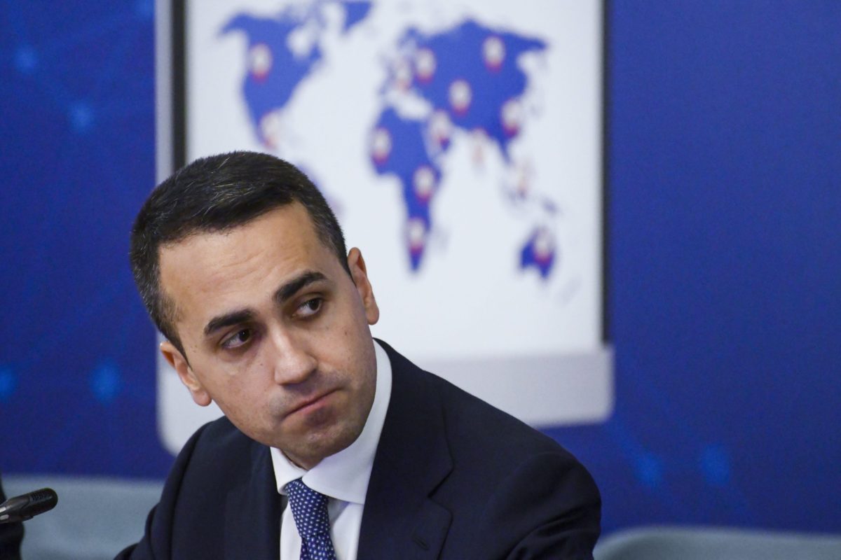 Di Maio: “A Grillo voglio bene ma dice cose peggiori di Conte”. E a Calenda dice: “Unirci è un valore” Di Maio: “A Grillo voglio bene ma dice cose peggiori di Conte”. E a Calenda dice: “Unirci è un valore”