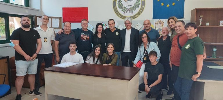 Visita del Presidente della Provincia Pompeo nella sede dell’Accademia Kronos Visita del Presidente della Provincia Pompeo nella sede dell’Accademia Kronos