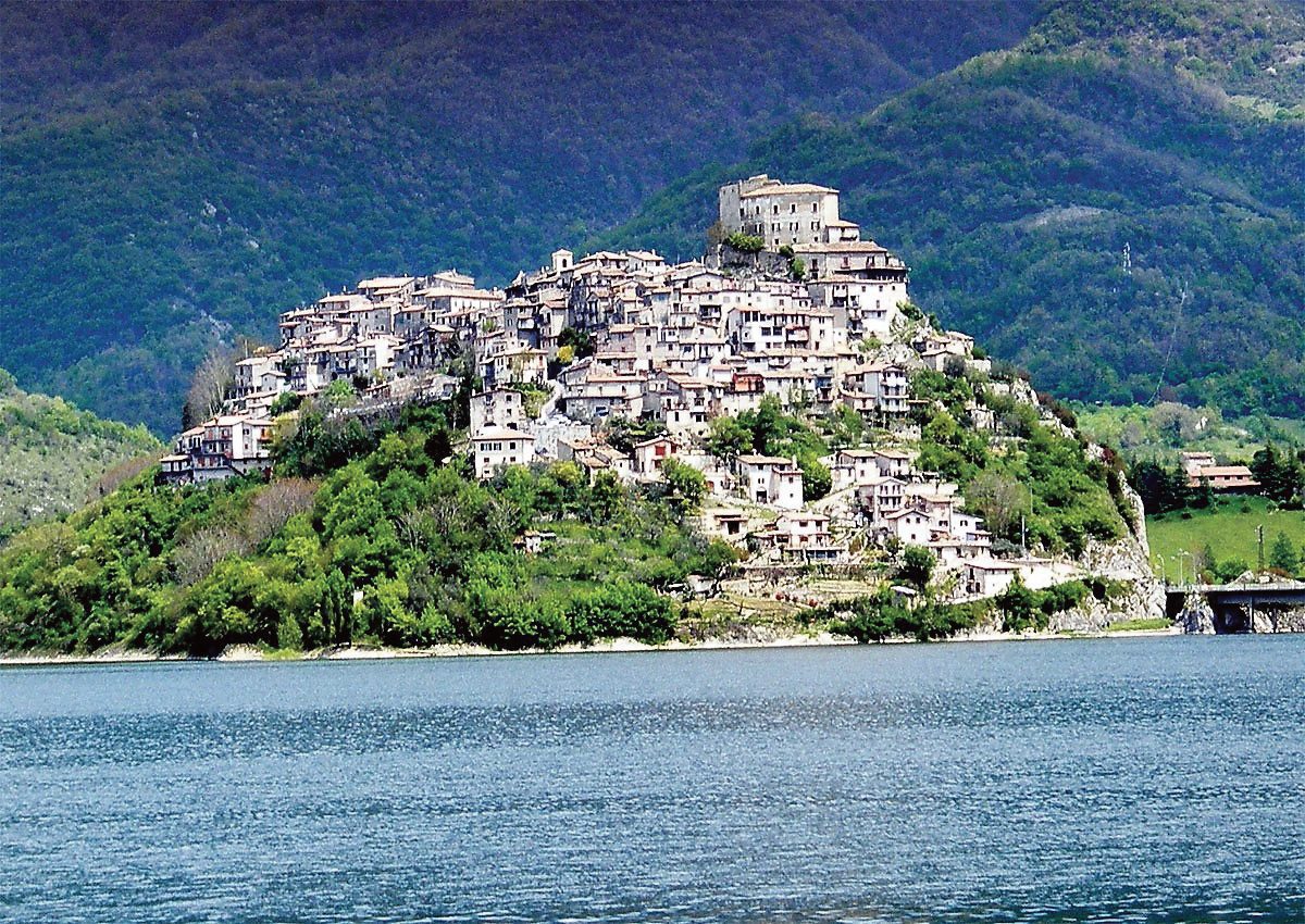 <strong>La CNN e 8 perle di Borghi italiani </strong> <strong>La CNN e 8 perle di Borghi italiani </strong>