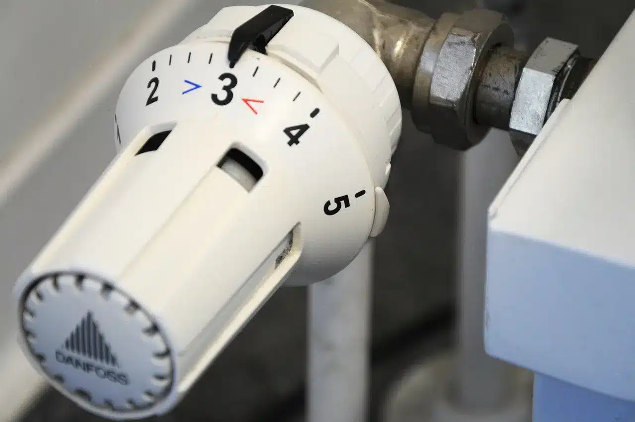 Gas, il piano del governo: riscaldamenti accesi 15 giorni in meno e giù di 1 grado Gas, il piano del governo: riscaldamenti accesi 15 giorni in meno e giù di 1 grado