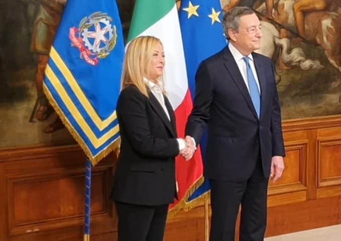 Passaggio di consegne a Palazzo Chigi tra Mario Draghi e Giorgia Meloni Passaggio di consegne a Palazzo Chigi tra Mario Draghi e Giorgia Meloni