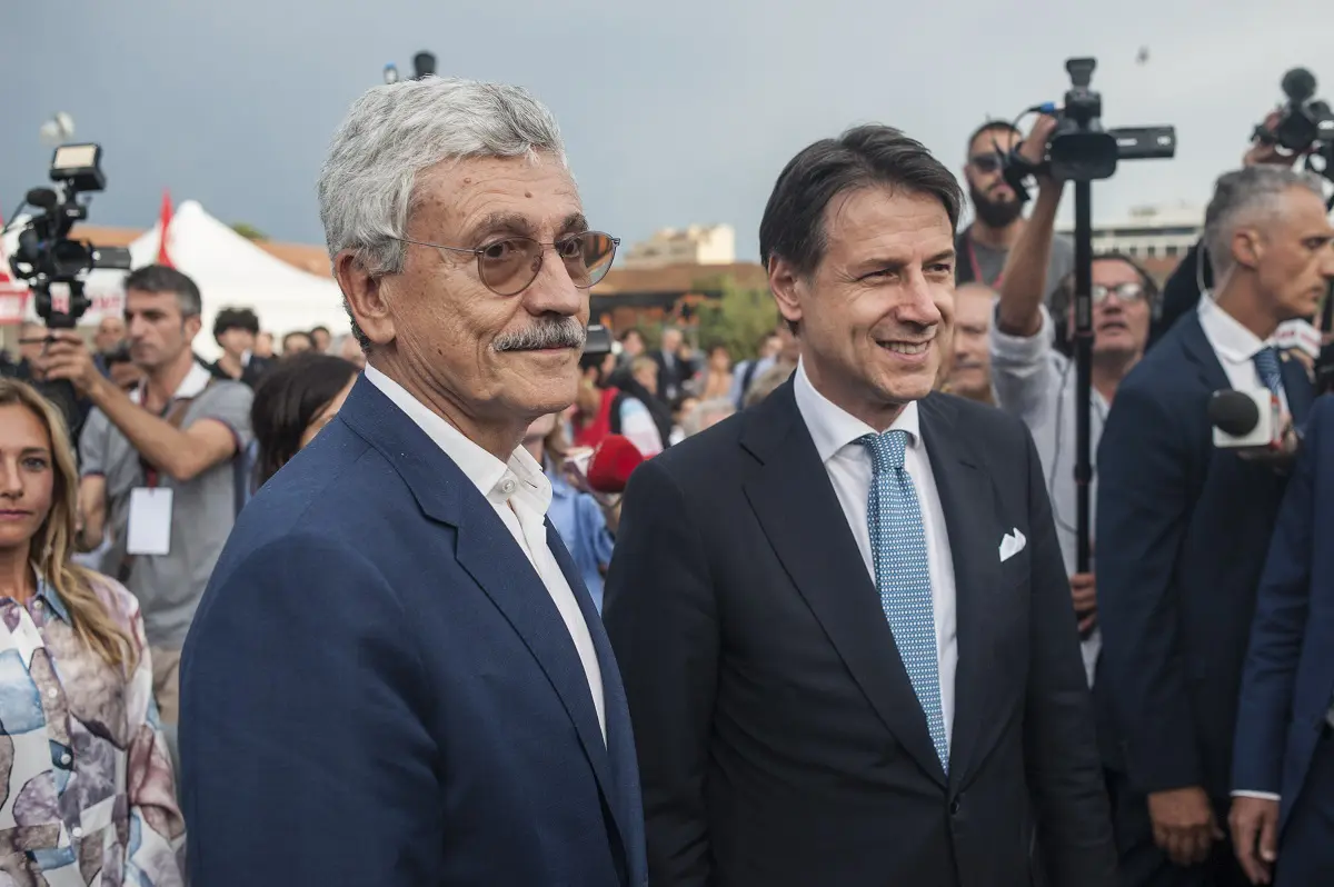 D’Alema: “Pd ormai lontano dal voto popolare. Serve ricomporre il campo largo con il M5S” D’Alema: “Pd ormai lontano dal voto popolare. Serve ricomporre il campo largo con il M5S”