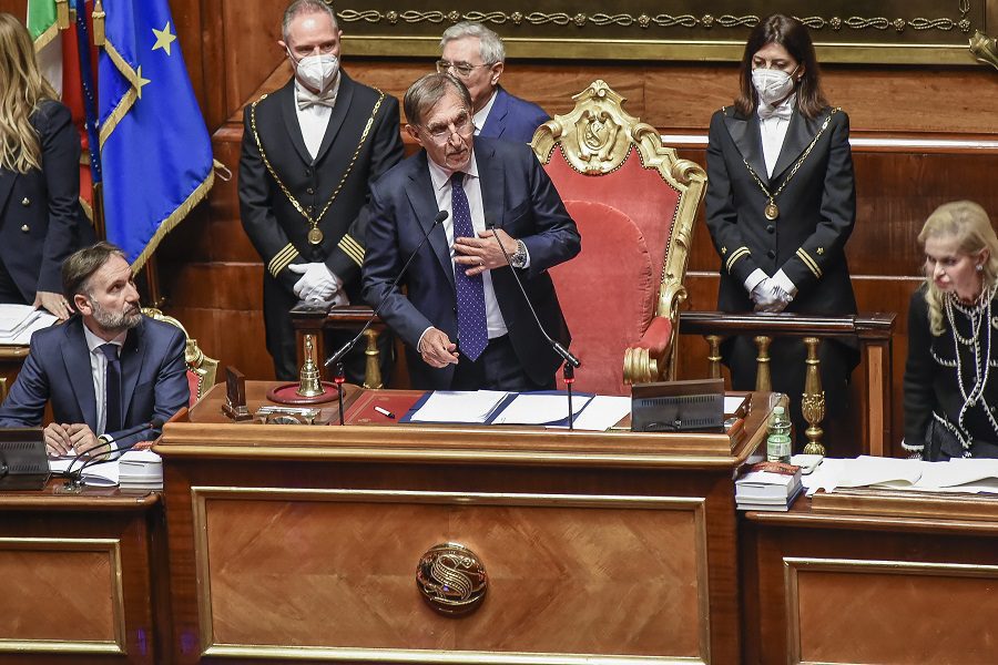 La Russa eletto presidente del Senato ma senza i voti di Forza Italia: centrodestra spaccato La Russa eletto presidente del Senato ma senza i voti di Forza Italia: centrodestra spaccato