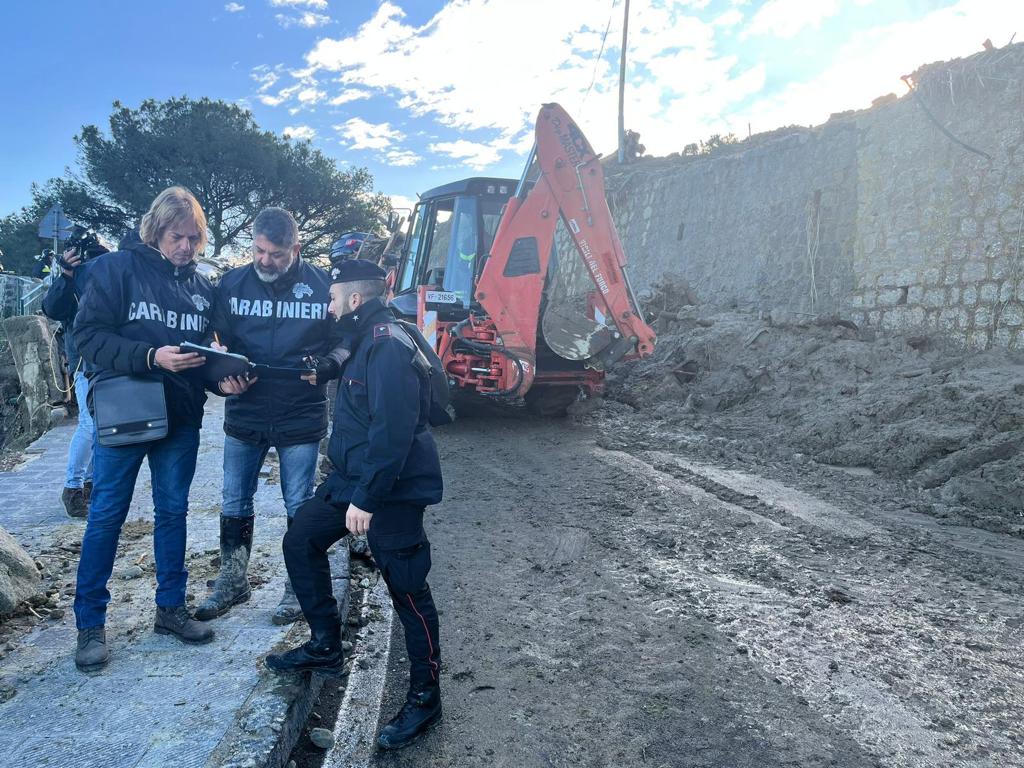 Il geologo: “Italia paese ad alto rischio per frane e alluvioni, ma le persone devono sapere come comportarsi” Il geologo: “Italia paese ad alto rischio per frane e alluvioni, ma le persone devono sapere come comportarsi”
