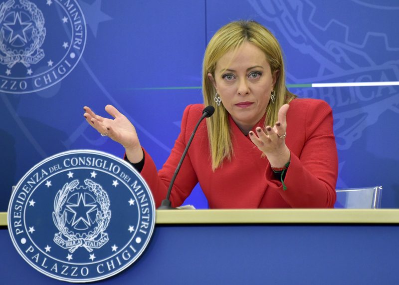 Meloni: “Reddito di cittadinanza o rubare? Magari si può scegliere di lavorare…” Meloni: “Reddito di cittadinanza o rubare? Magari si può scegliere di lavorare…”