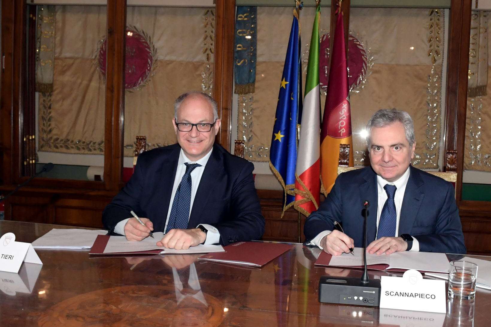 <strong>SUPPORTO A PARTENARIATO PUBBLICO-PRIVATO, SIGLATO ACCORDO TRA ROMA CAPITALE E CDP</strong> <strong>SUPPORTO A PARTENARIATO PUBBLICO-PRIVATO, SIGLATO ACCORDO TRA ROMA CAPITALE E CDP</strong>