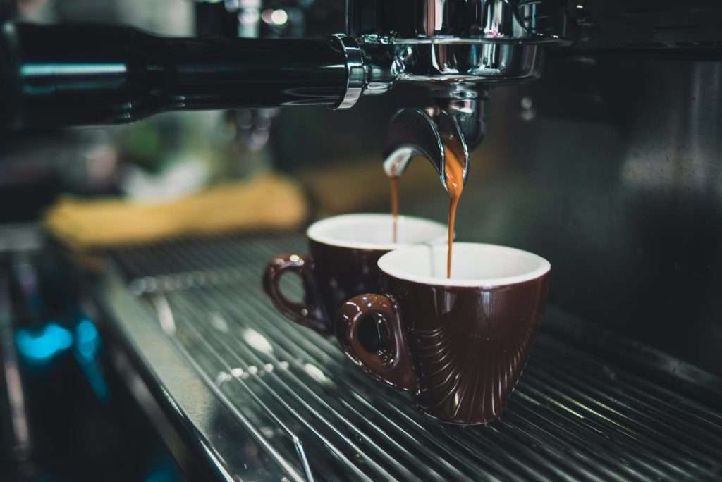 Un caffè al giorno (anche due) aiuta a tenere bassa la pressione Un caffè al giorno (anche due) aiuta a tenere bassa la pressione