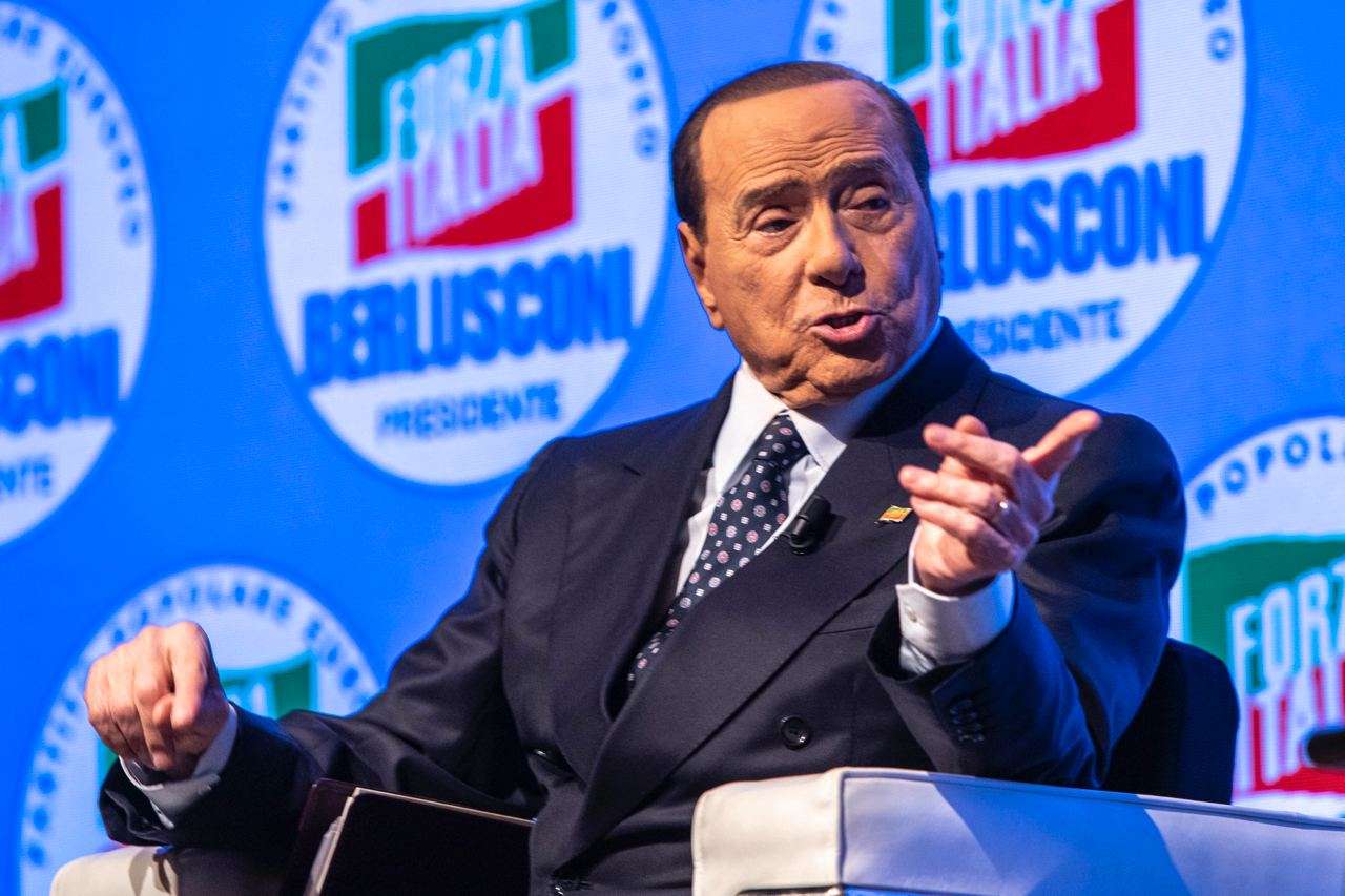 Berlusconi ricoverato al San Raffaele Berlusconi ricoverato al San Raffaele