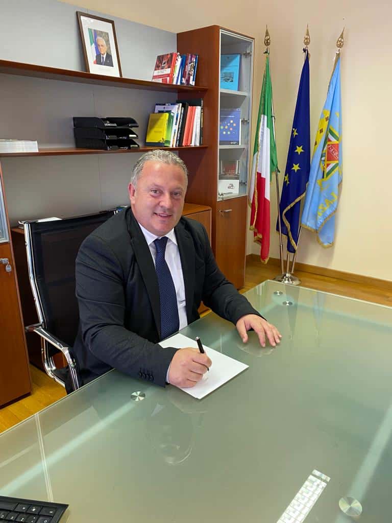 RIQUALIFICAZIONE AREE MERCATO, SAMBUCCI (FDI): “RISORSE IMPORTANTI DALLA REGIONE A FAVORE DEI TERRITORI, FRUTTO DI SINERGIE IMPORTANTI “ RIQUALIFICAZIONE AREE MERCATO, SAMBUCCI (FDI): “RISORSE IMPORTANTI DALLA REGIONE A FAVORE DEI TERRITORI, FRUTTO DI SINERGIE IMPORTANTI “