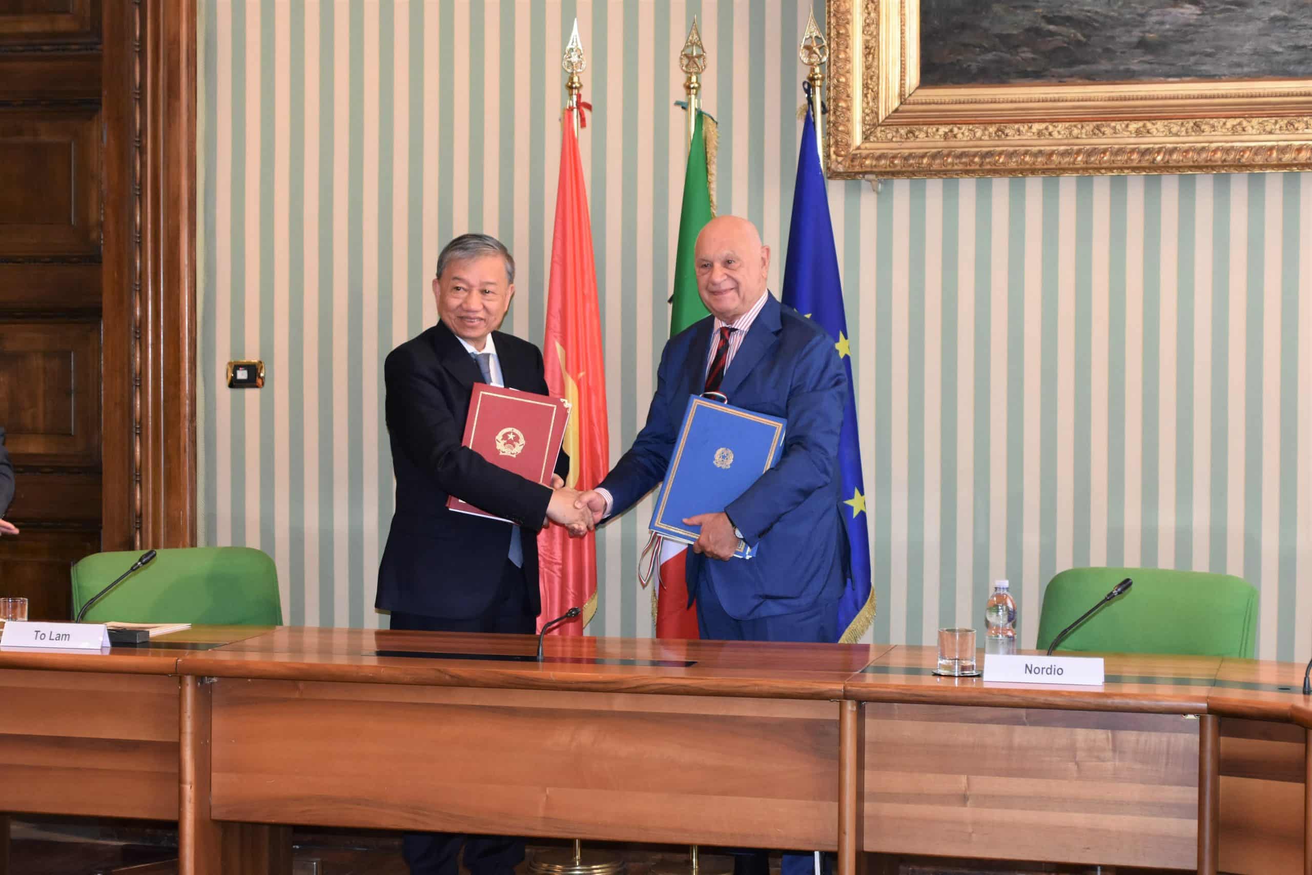 ITALIA-VIETNAM, IL MINISTRO NORDIO FIRMADUE TRATTATI BILATERALI DI COOPERAZIONE GIUDIZIARIA ITALIA-VIETNAM, IL MINISTRO NORDIO FIRMADUE TRATTATI BILATERALI DI COOPERAZIONE GIUDIZIARIA