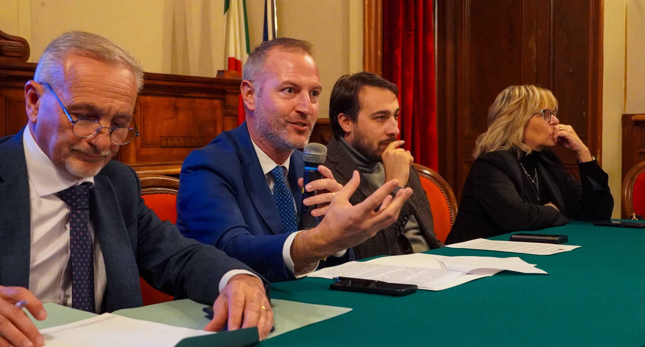 Iniziato il recupero di Palazzo Javarroni: 3.6milioni di euro per riqualificare lo storico immobile e creare 13 nuovi appartamenti di edilizia popolare Iniziato il recupero di Palazzo Javarroni: 3.6milioni di euro per riqualificare lo storico immobile e creare 13 nuovi appartamenti di edilizia popolare