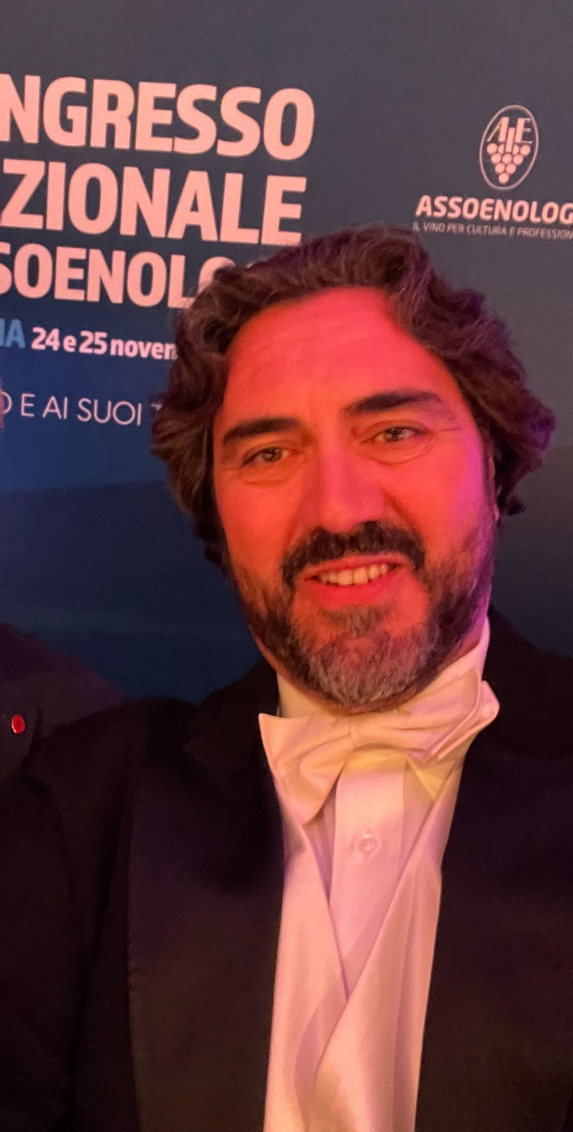 Successo del tenore Gianluca Sciarpelletti alla 76^ edizione del Congresso Nazionale Assoenologi Successo del tenore Gianluca Sciarpelletti alla 76^ edizione del Congresso Nazionale Assoenologi