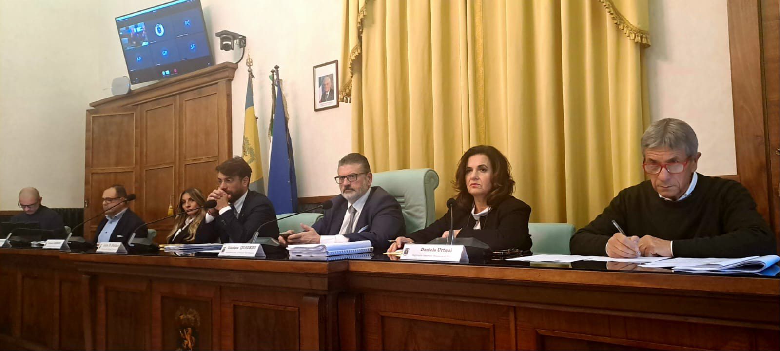 Consiglio provinciale. Gianluca Quadrini coordina la seduta con l’approvazione di tutti i punti all’ordine del giorno Consiglio provinciale. Gianluca Quadrini coordina la seduta con l’approvazione di tutti i punti all’ordine del giorno