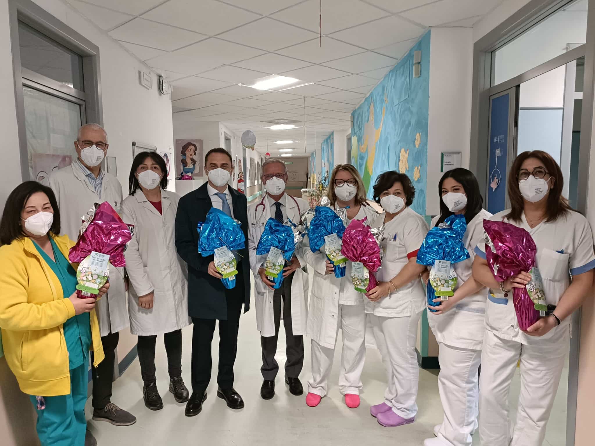 Progetto solidale, uova di Pasqua nei reparti di pediatria Progetto solidale, uova di Pasqua nei reparti di pediatria