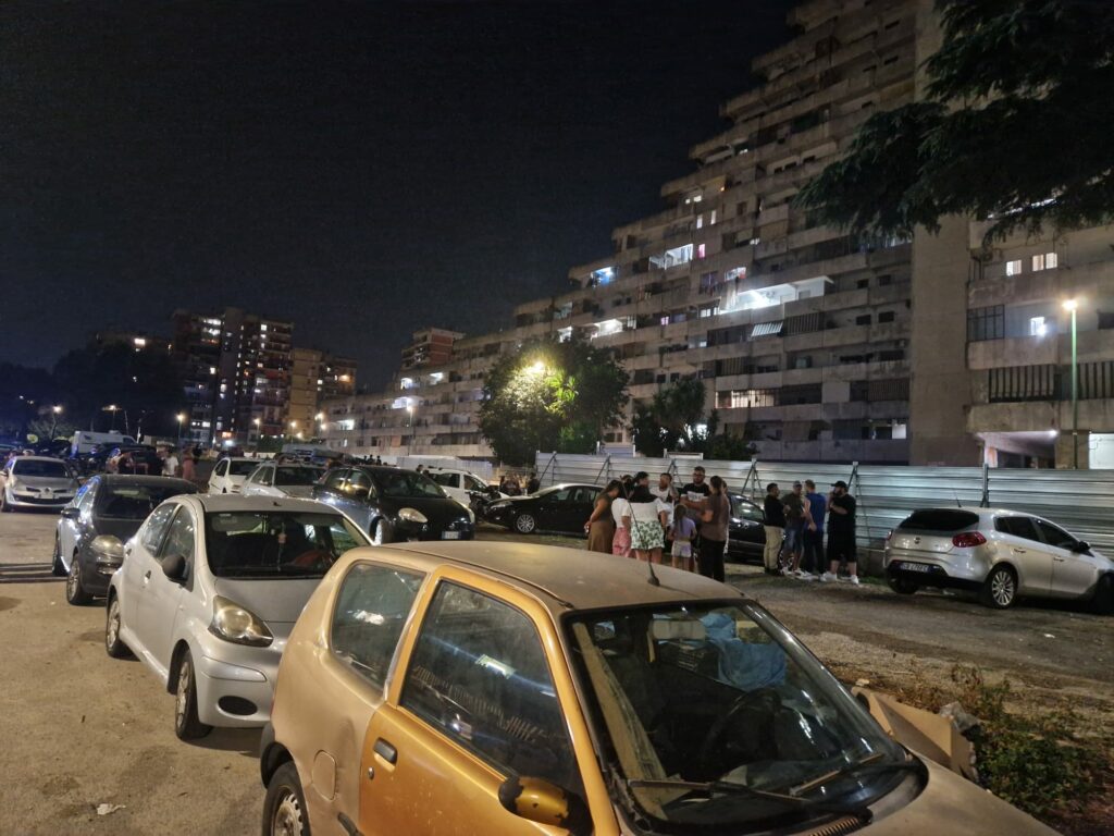 Tragedia di Scampia: il bilancio è di 2 morti e 13 feriti gravi. Manfredi annuncia il lutto cittadino Tragedia di Scampia: il bilancio è di 2 morti e 13 feriti gravi. Manfredi annuncia il lutto cittadino