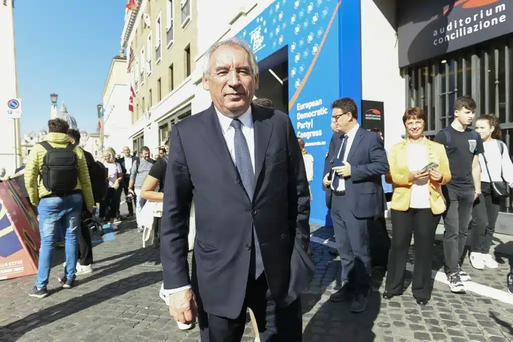 La Francia ha un nuovo primo ministro: François Bayrou La Francia ha un nuovo primo ministro: François Bayrou