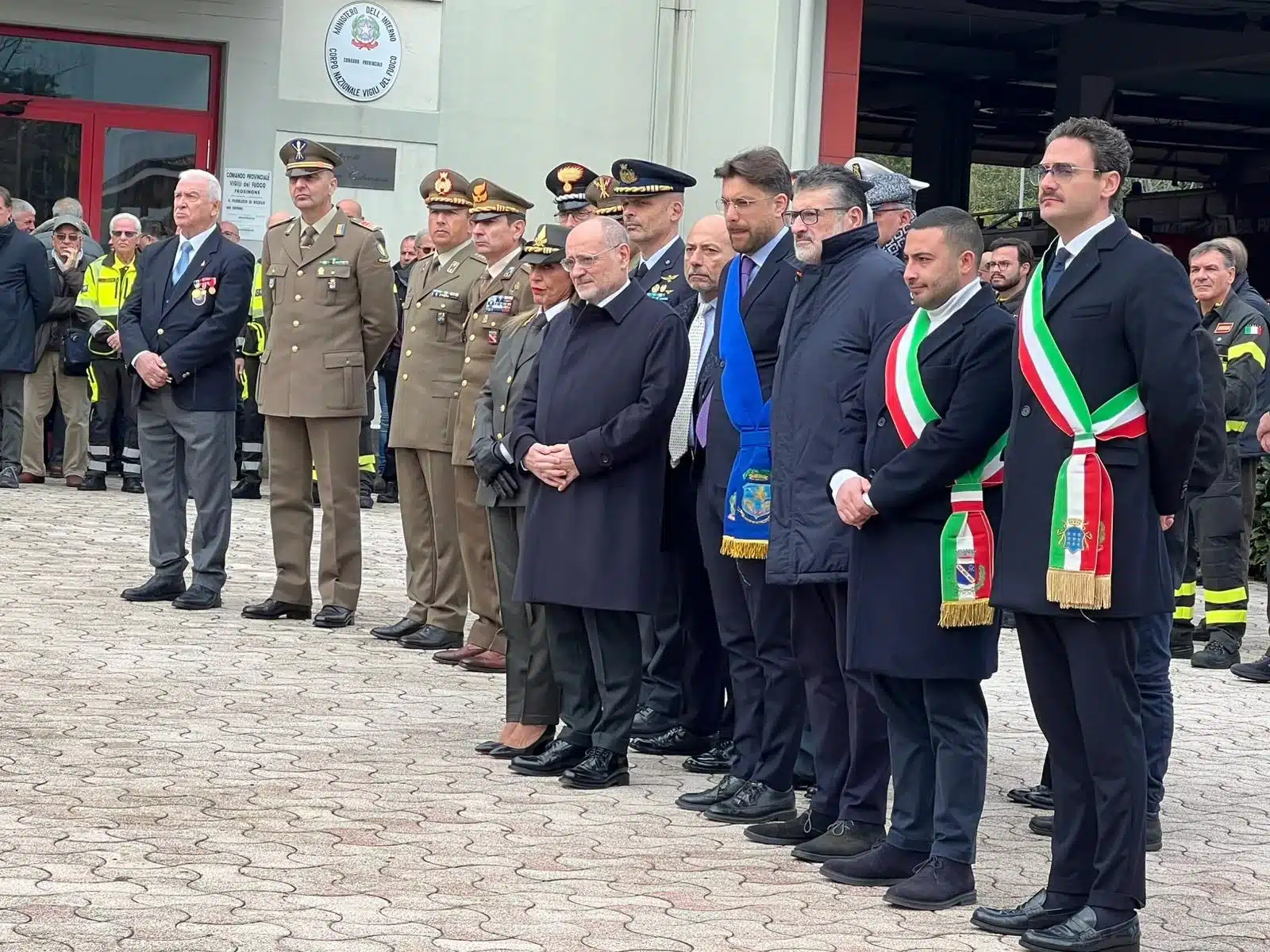 Frosinone: Cerimonia di Santa Barbara. Il Presidente del Consiglio provinciale Quadrini, presente presso il Comando Provinciale dei Vigili del Fuoco Frosinone: Cerimonia di Santa Barbara. Il Presidente del Consiglio provinciale Quadrini, presente presso il Comando Provinciale dei Vigili del Fuoco