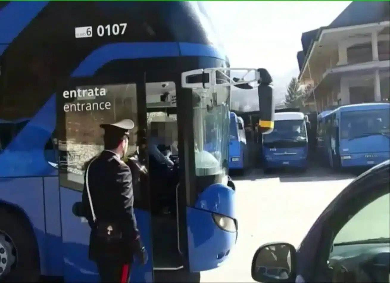 Poggio Moiano: I CARABINIERI DENUNCIANO UN RAGAZZO PER INTERRUZIONE DI PUBBLICO SERVIZIO Poggio Moiano: I CARABINIERI DENUNCIANO UN RAGAZZO PER INTERRUZIONE DI PUBBLICO SERVIZIO