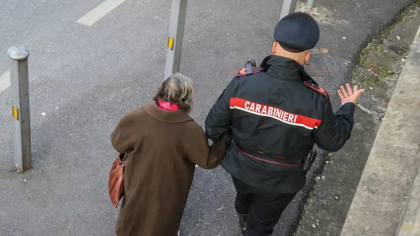 CANTALICE: I CARABINIERI DENUNCIANO 9 PERSONE PER VARIE TRUFFE PERPETRATE IN DANNO DI ANZIANI, IN VARIE ZONE DEL CENTRO ITALIA CANTALICE: I CARABINIERI DENUNCIANO 9 PERSONE PER VARIE TRUFFE PERPETRATE IN DANNO DI ANZIANI, IN VARIE ZONE DEL CENTRO ITALIA