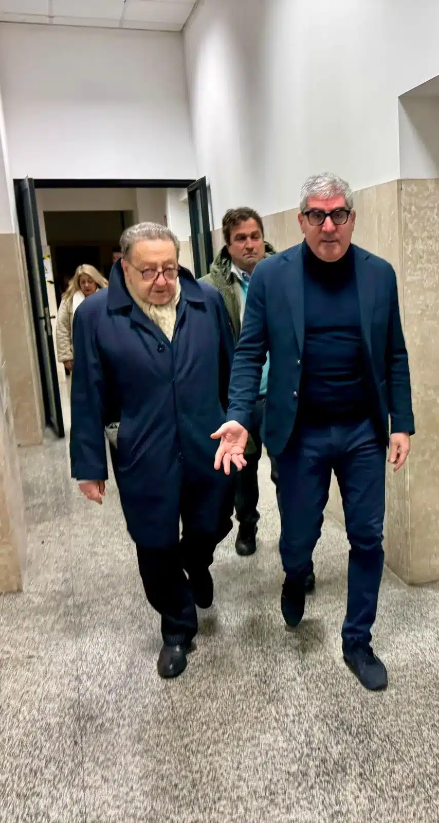 MILANO, ‘CALZA BEFANA’ FDI A POLIZIA, DE CORATO: «IN QUESTURA HO RIBADITO MIO IMPEGNO ALLA CAMERA PER DISEGNO DI LEGGE CHE INASPRISCE PENE CONTRO ‘MARANZA’» MILANO, ‘CALZA BEFANA’ FDI A POLIZIA, DE CORATO: «IN QUESTURA HO RIBADITO MIO IMPEGNO ALLA CAMERA PER DISEGNO DI LEGGE CHE INASPRISCE PENE CONTRO ‘MARANZA’»
