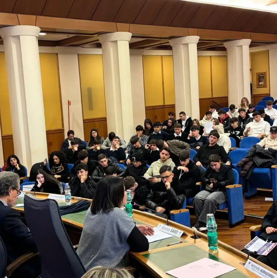 LA PRESIDENTE DELLA COMMISSIONE REGIONALE SANITÀ, ALESSIA SAVO,QUESTA MATTINA TRA I RELATORI DEL CONVEGNO ‘LEGAL LOVE – MANGIO DOPO’SUI DISTURBI DEL COMPORTAMENTO ALIMENTARE LA PRESIDENTE DELLA COMMISSIONE REGIONALE SANITÀ, ALESSIA SAVO,QUESTA MATTINA TRA I RELATORI DEL CONVEGNO ‘LEGAL LOVE – MANGIO DOPO’SUI DISTURBI DEL COMPORTAMENTO ALIMENTARE