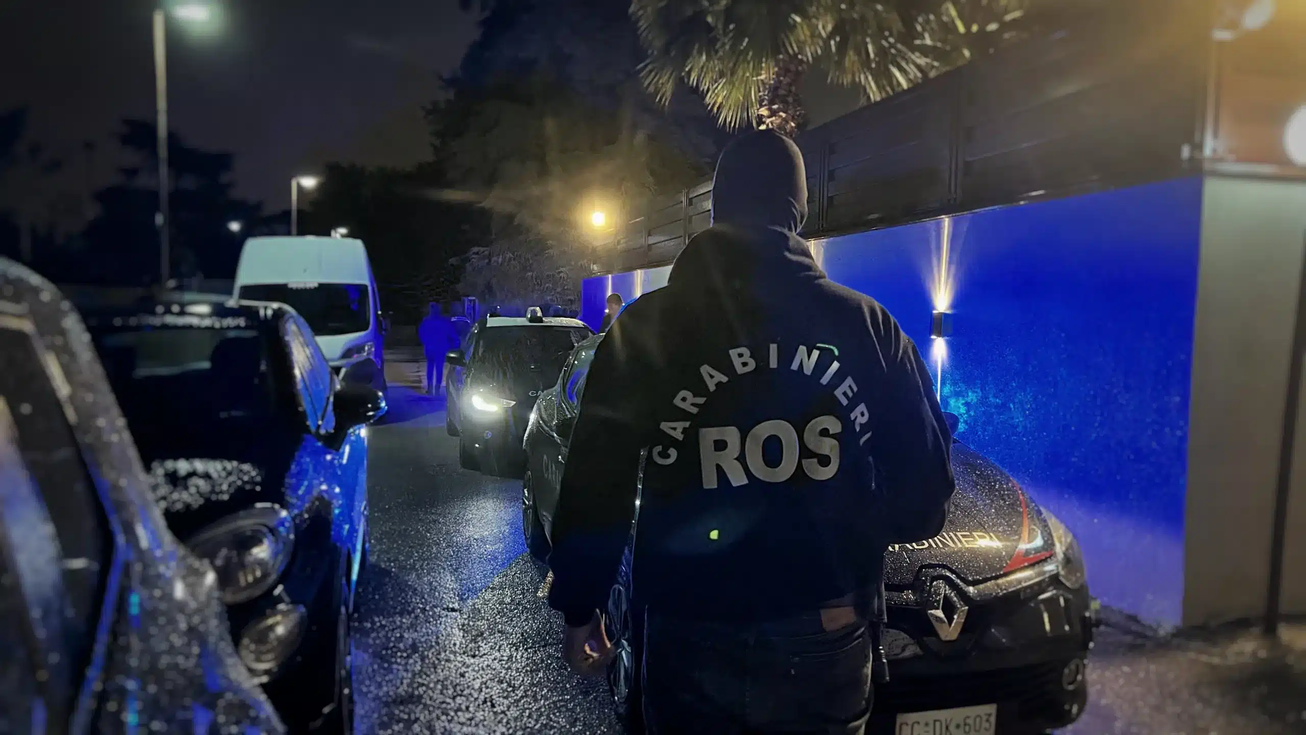 GIUGLIANO IN CAMPANIA: duro colpo al clan Mallardo, operazione del ROS dei Carabinieri. Misura per 25 persone GIUGLIANO IN CAMPANIA: duro colpo al clan Mallardo, operazione del ROS dei Carabinieri. Misura per 25 persone