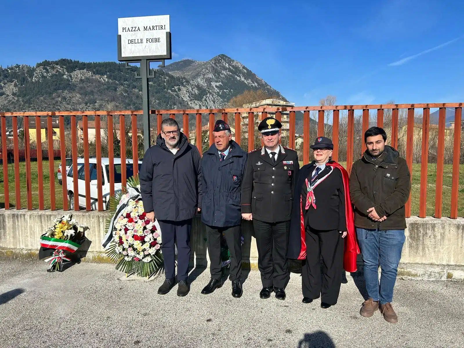 “Giornata del Ricordo: Il Presidente del Consiglio Provinciale di Frosinone, Quadrini, partecipa alla cerimonia in memoria delle vittime delle foibe e dell’esodo” “Giornata del Ricordo: Il Presidente del Consiglio Provinciale di Frosinone, Quadrini, partecipa alla cerimonia in memoria delle vittime delle foibe e dell’esodo”