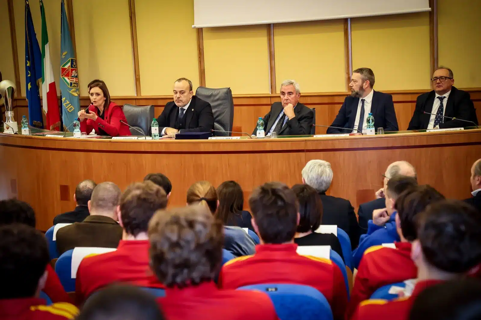 LA REGIONE LAZIO CELEBRA I SUCCESSI DELLO SPORT CAPITOLINO: AS ROMA FEMMINILE E ASD ROMA 1927 FUTSAL LA REGIONE LAZIO CELEBRA I SUCCESSI DELLO SPORT CAPITOLINO: AS ROMA FEMMINILE E ASD ROMA 1927 FUTSAL