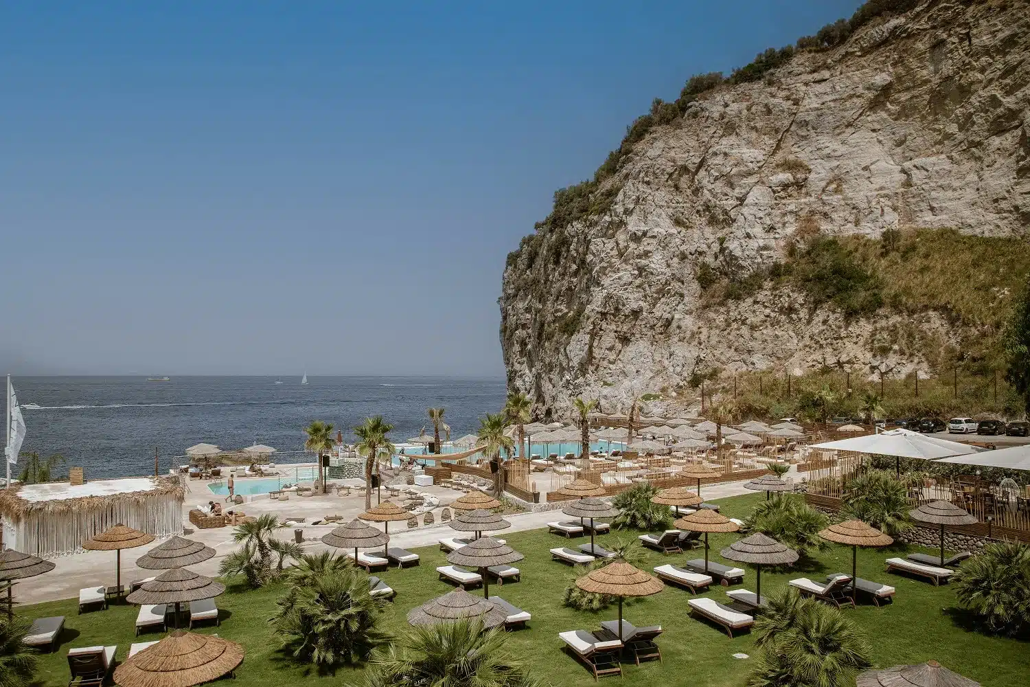 Ara Maris & Maya Beach Experience: una partnership all’insegna della Dolce Vita contemporanea Ara Maris & Maya Beach Experience: una partnership all’insegna della Dolce Vita contemporanea