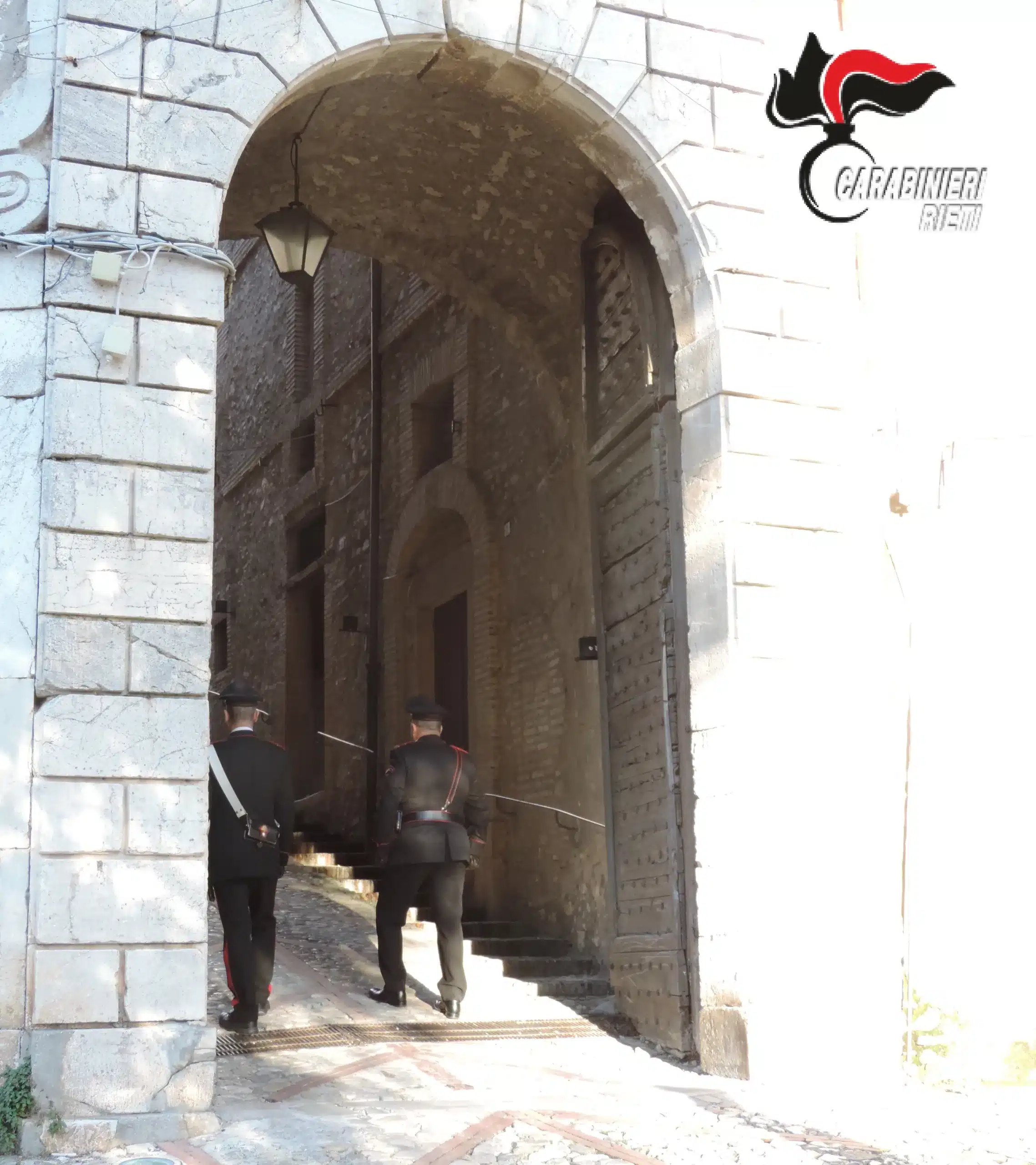 CONTIGLIANO: I CARABINIERI DENUNCIANO I PROPRIETARI DI UN APPARTAMENTO PER FAVOREGGIAMENTO DELLA PERMANENZA CLANDESTINA CONTIGLIANO: I CARABINIERI DENUNCIANO I PROPRIETARI DI UN APPARTAMENTO PER FAVOREGGIAMENTO DELLA PERMANENZA CLANDESTINA