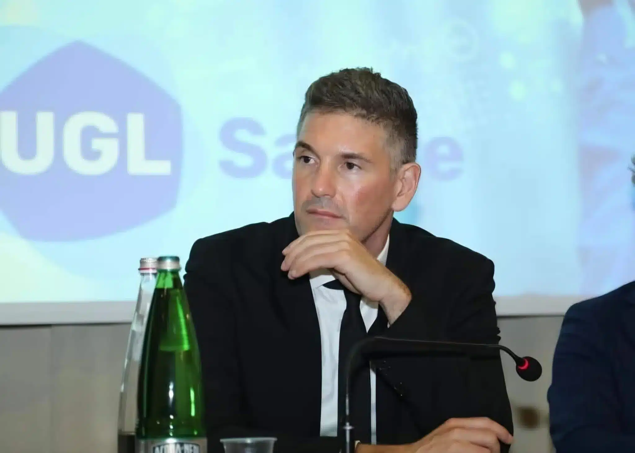 Sanità, Giuliano (UGL): “Giornata Nazionale contro la violenza sugli operatori certifica cortocircuito sociale. Troppo poco è stato fatto per loro sicurezza” Sanità, Giuliano (UGL): “Giornata Nazionale contro la violenza sugli operatori certifica cortocircuito sociale. Troppo poco è stato fatto per loro sicurezza”
