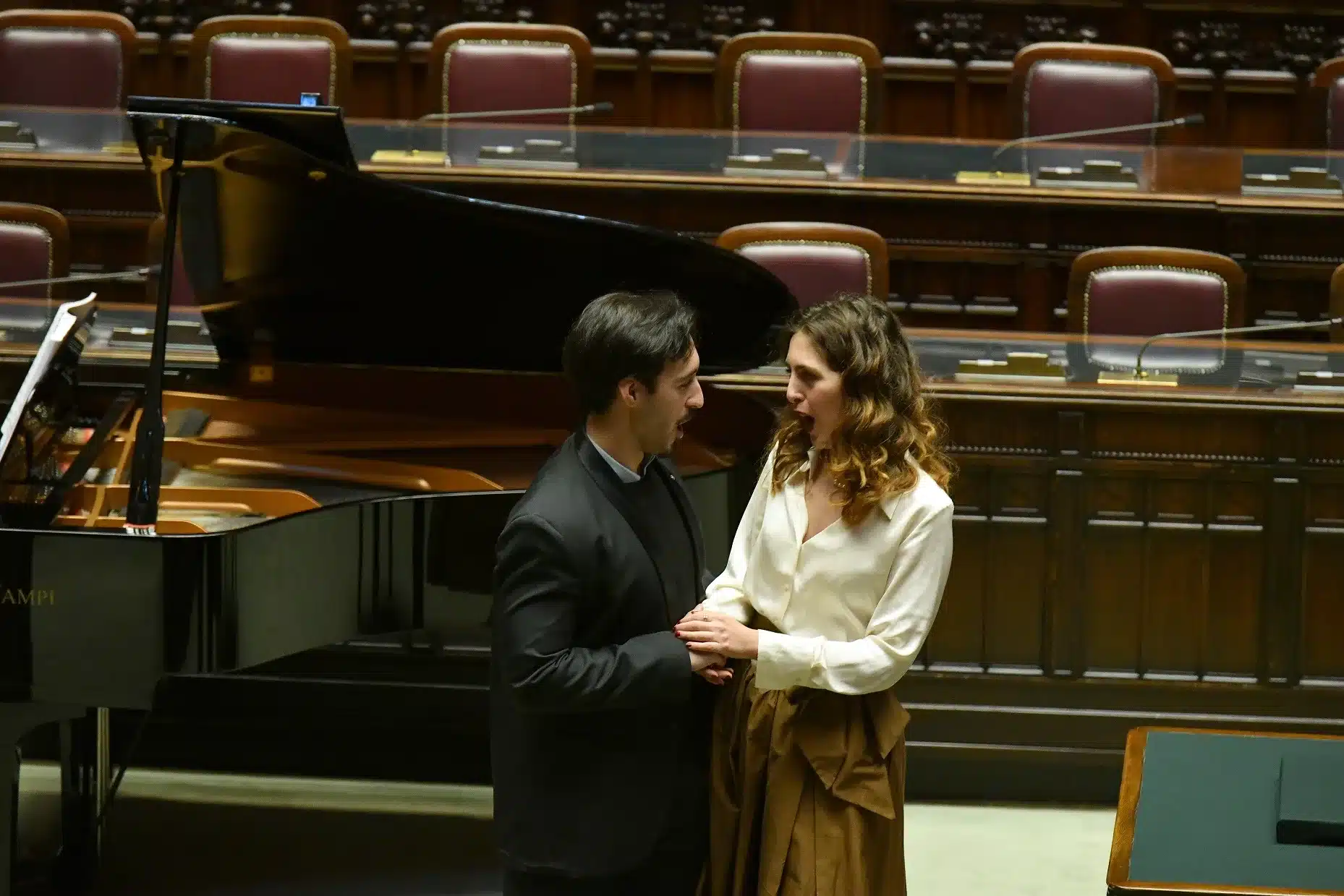 Montecitorio a porte aperte, in Aula la pianista ucraina Danchak Zenoviia e i giovani di Fabbrica Montecitorio a porte aperte, in Aula la pianista ucraina Danchak Zenoviia e i giovani di Fabbrica