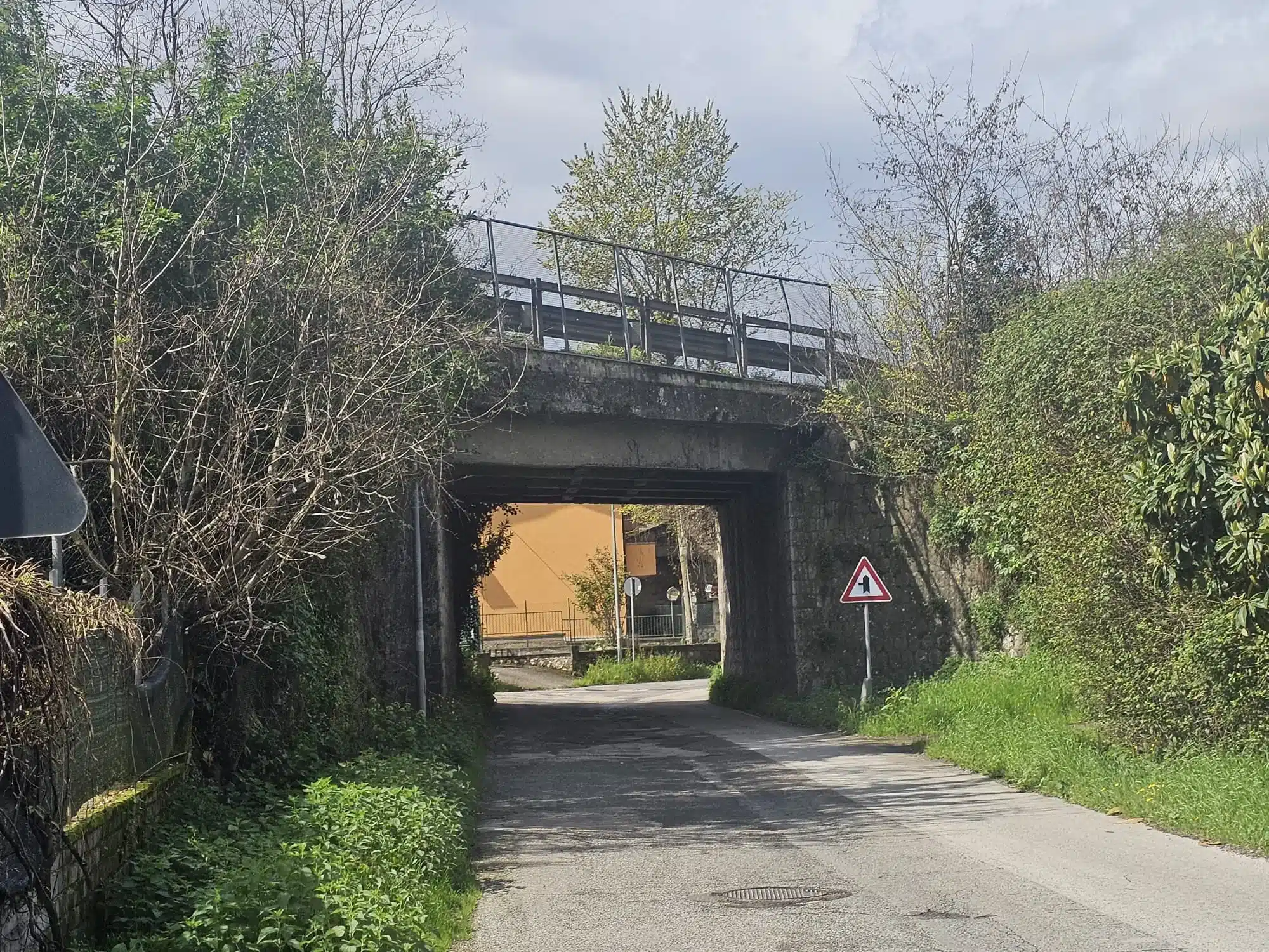 Ferentino (Fr) – Demolizione e ricostruzione del ponte sulla Casilina, un progetto con evidenti vizi procedurali, senza condivisione con gli enti locali e con una chiara prospettiva alternativa al blocco veicolare totale Ferentino (Fr) – Demolizione e ricostruzione del ponte sulla Casilina, un progetto con evidenti vizi procedurali, senza condivisione con gli enti locali e con una chiara prospettiva alternativa al blocco veicolare totale