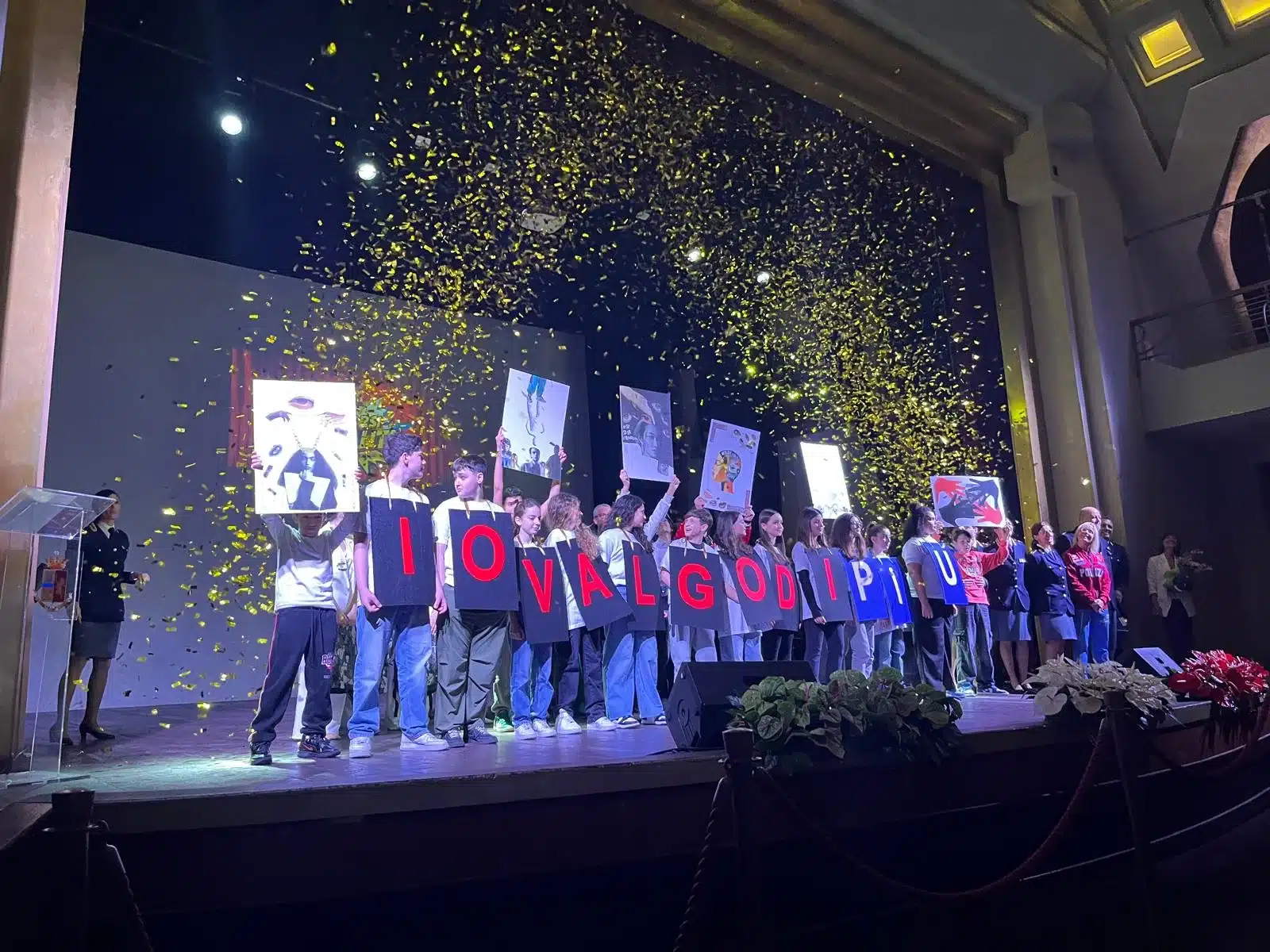 La Polizia di Stato presenta a Salerno il progetto “Percorsi di Legalità: in scena con la Polizia di Stato” – iniziativa di educazione alla legalità per le scuole. La Polizia di Stato presenta a Salerno il progetto “Percorsi di Legalità: in scena con la Polizia di Stato” – iniziativa di educazione alla legalità per le scuole.
