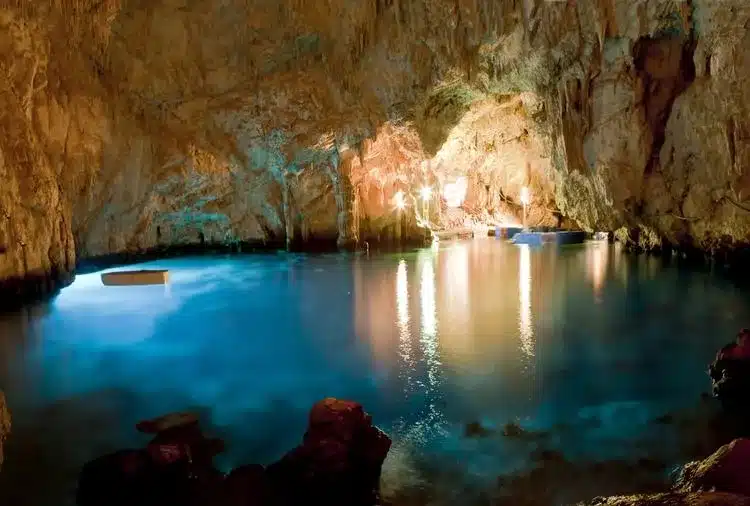 Pasqua a Sorrento tra splendide grotte e insenature naturali Pasqua a Sorrento tra splendide grotte e insenature naturali