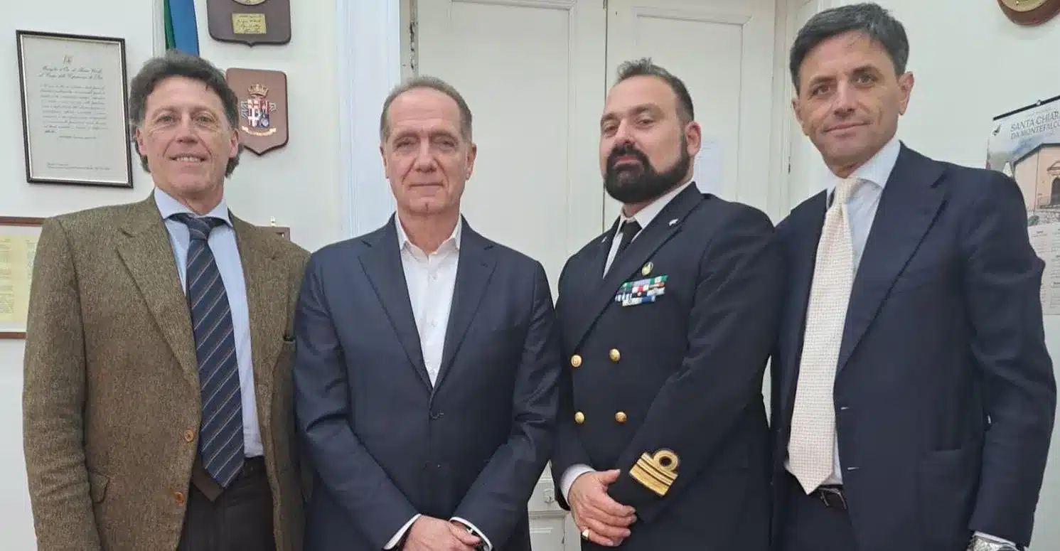 La Capitaneria di Porto di Torre del Greco incontra i Sindaci del territorio La Capitaneria di Porto di Torre del Greco incontra i Sindaci del territorio