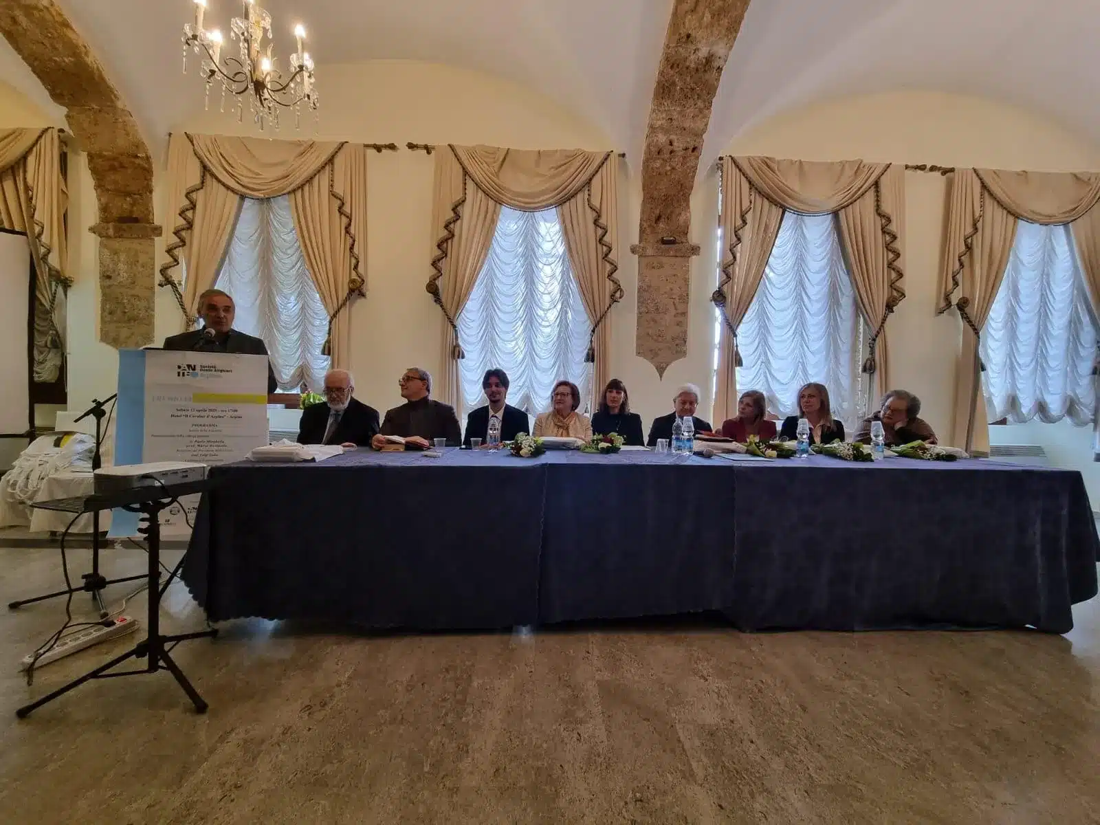 Gianluca Quadrini partecipa ad Arpino al Premio di Poesia Europeo: un successo di cultura e giovani talenti Gianluca Quadrini partecipa ad Arpino al Premio di Poesia Europeo: un successo di cultura e giovani talenti