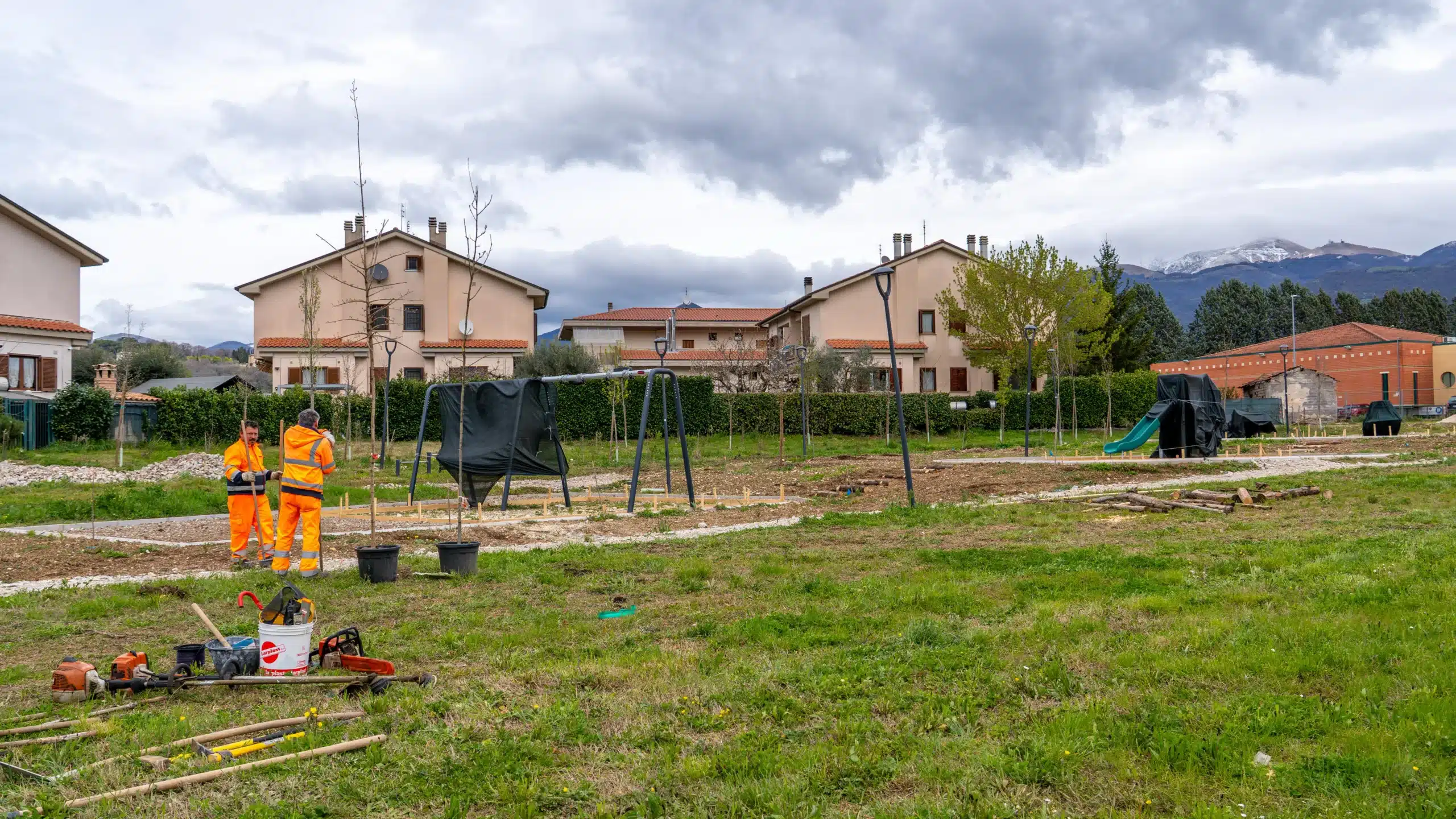 Parco urbano di Villa Reatina, sopralluogo del Sindaco Sinibaldi e dell’assessore Chiarinelli: “lavori in via di conclusione” Parco urbano di Villa Reatina, sopralluogo del Sindaco Sinibaldi e dell’assessore Chiarinelli: “lavori in via di conclusione”